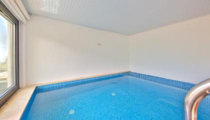 Isıtmalı sıcak havuz